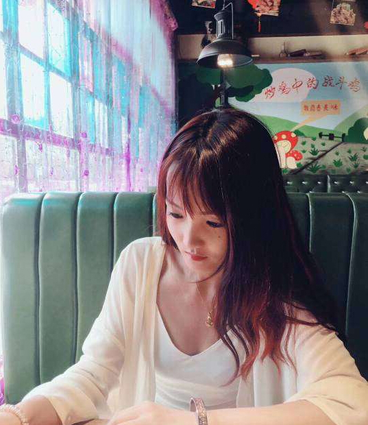 视频直播间美女聊