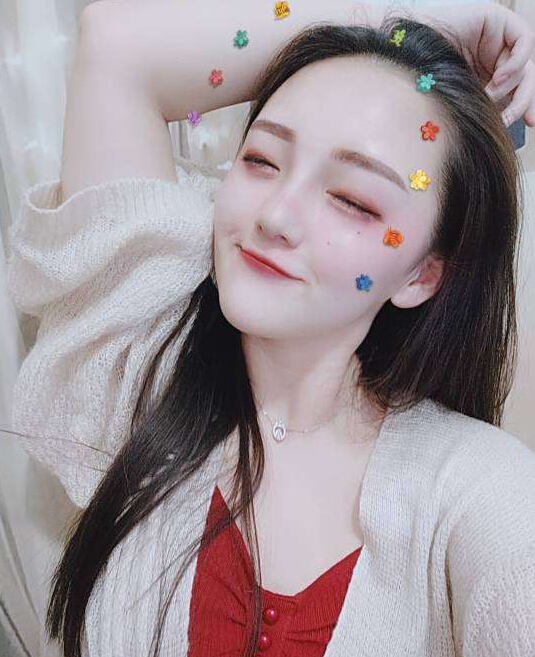 清纯美女主播视频 pk遇到性感主播被秒——招财猫