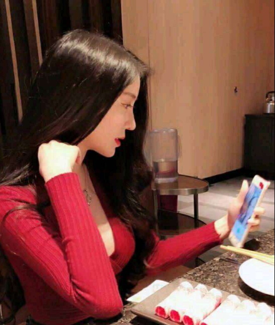 视频直播间美女聊