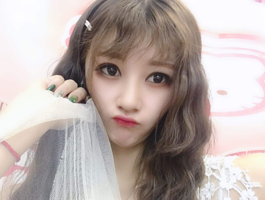 甜美美女主播视频 竟然是皇族后人——饼干