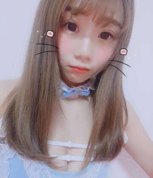 性感美女直播间视频 换了衣服暴露本质——安徽小姐姐