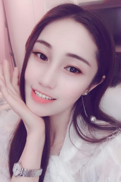 视频直播间美女聊
