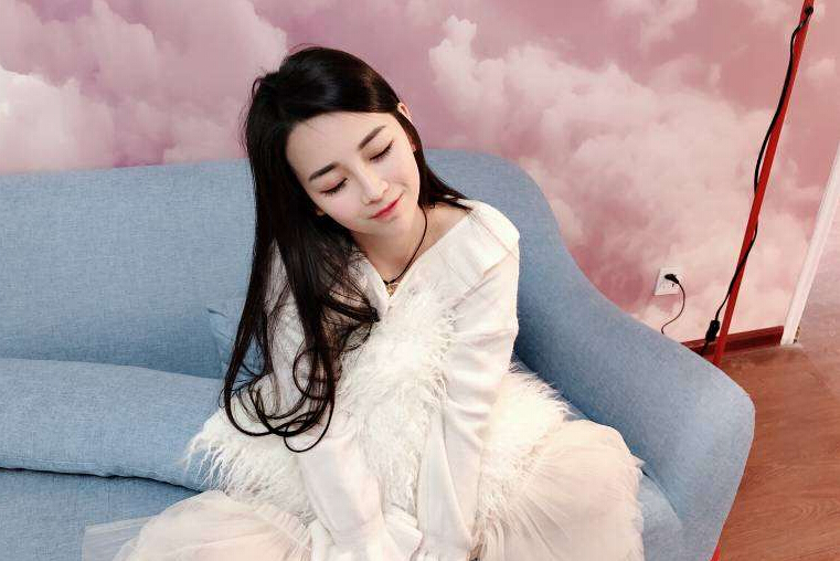 美女直播间直播聊