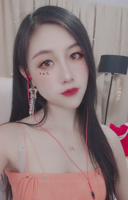 美女直播间视频聊 想把你宠成小孩——夏筱沫