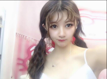 美女直播间交友聊 大哥想80个火山娶主播——小饼干