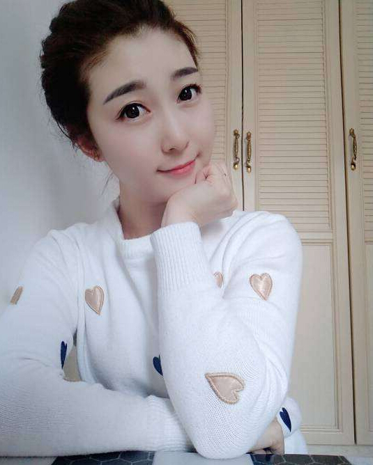 美女主播交友直播 大哥为凑榜疯狂上货——薇薇