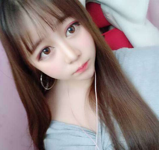 视频聊天室美女主播