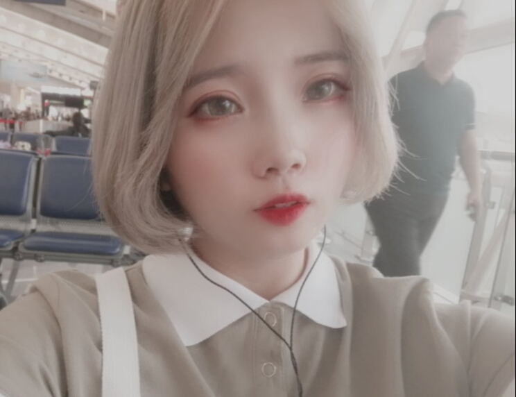 美女主播需要你疼 大哥秒榜竟刷出——硬邦邦