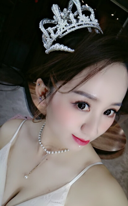 夜恋秀场视频直播 主播满月任务好难过——小呆萌