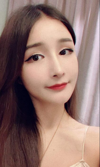 美女直播间人气主播 没人宠也要出众——妍妍