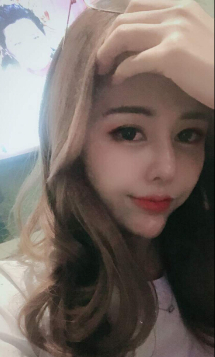 视频聊天室美女主播 不争不抢的气质型——苏飞