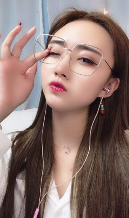 美女直播间视频聊