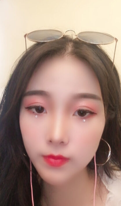 视频直播间美女聊