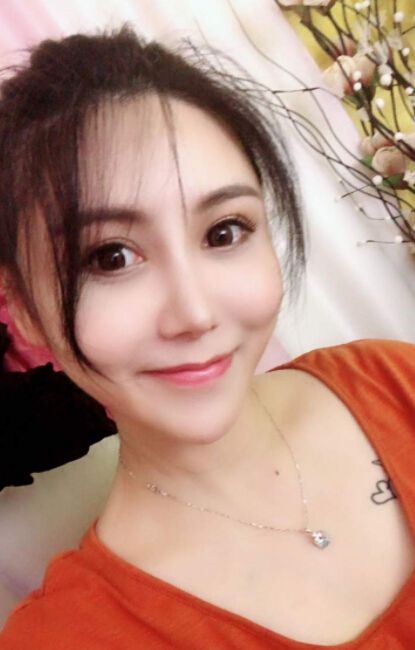 视频直播间美女聊——小咡朶