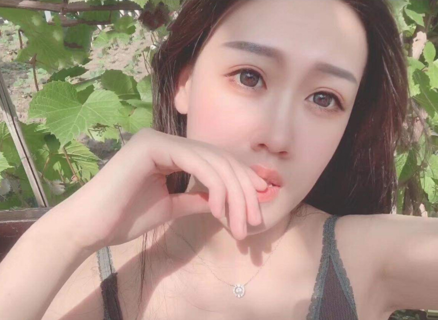 美女直播间视频性感美女——七宝