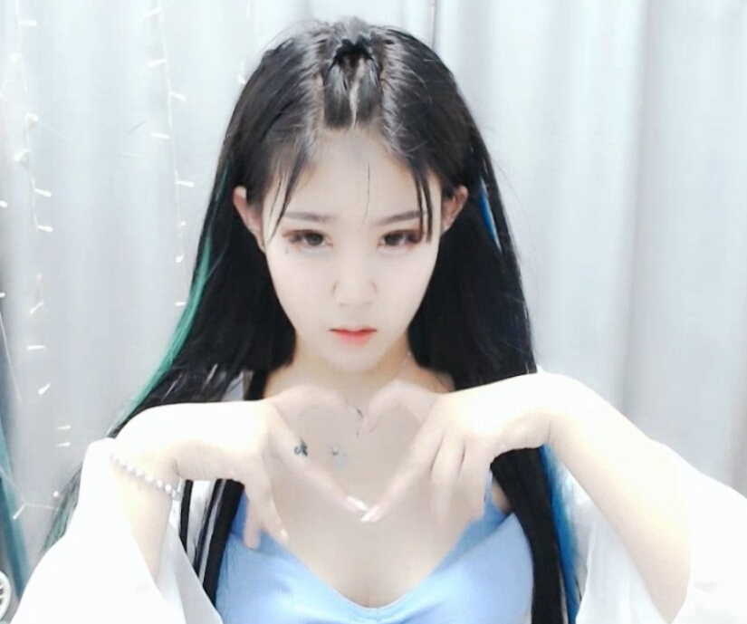 视频聊天室美女主播——葡萄