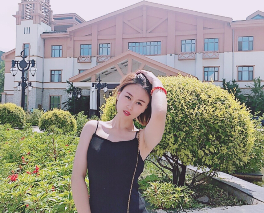 美女直播间视频聊——晓雅