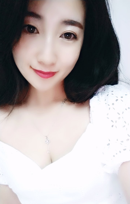 美女主播间视频直播——乔薇