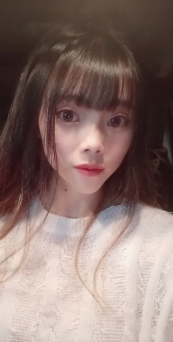 美女主播间新人主播——童可可