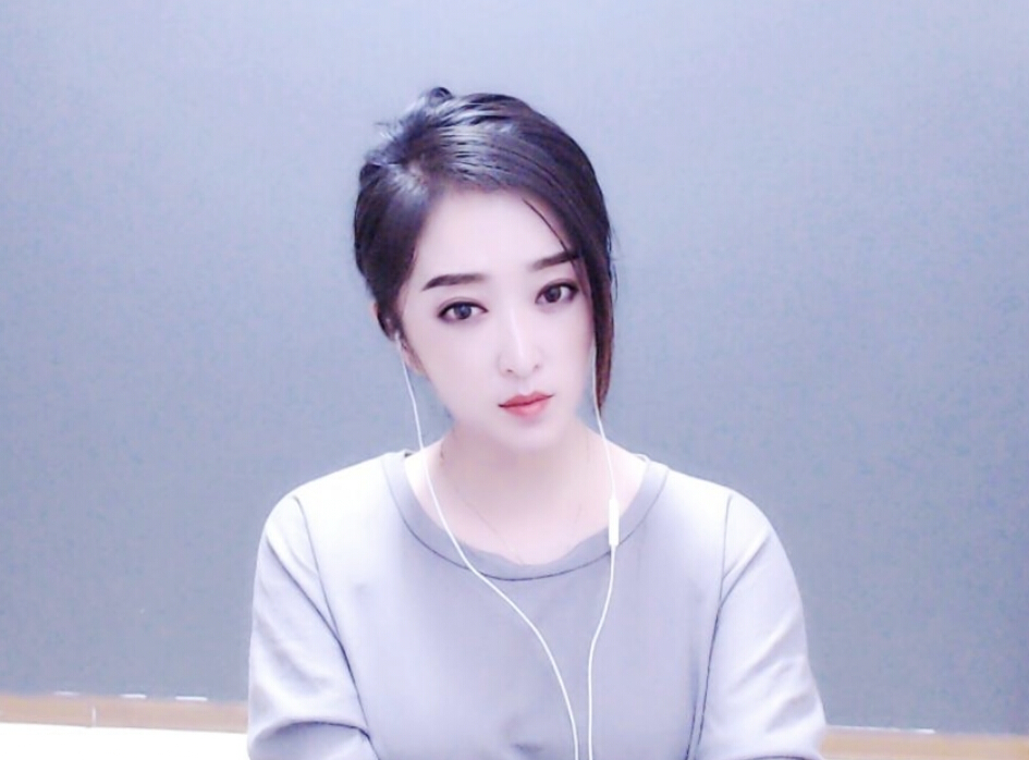 美女直播间高冷美女——艾妮