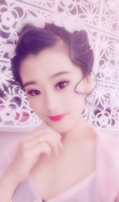 美女直播间视频聊——蓝精灵