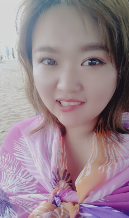 美女直播间万丈光芒的好女孩——小彤儿