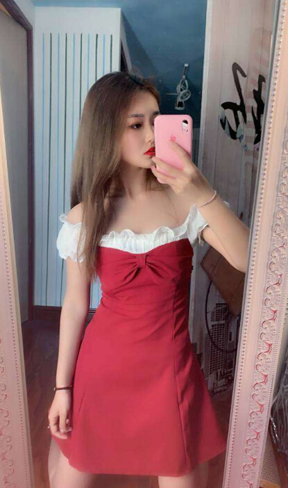 美女主播天冷了想买条秋裤