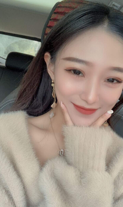 美女主播有人宠就好