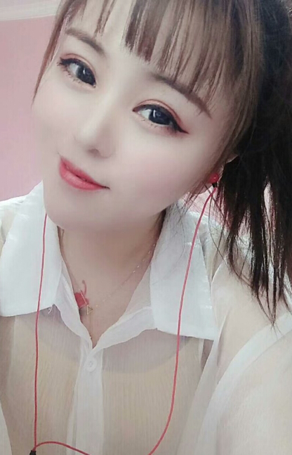 美女主播新人谁来为我点灯