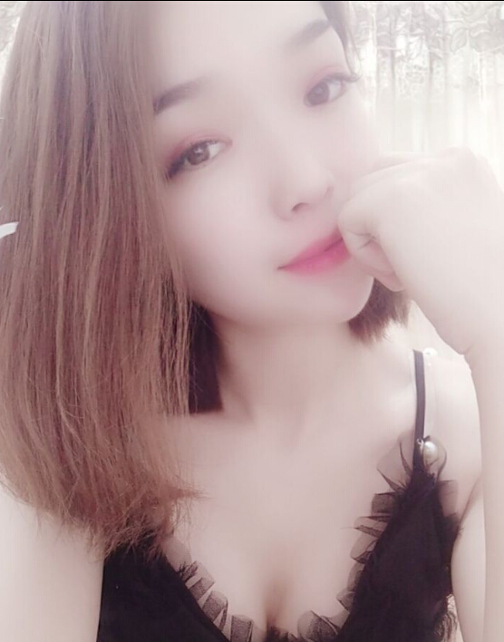 美女主播想有人陪
