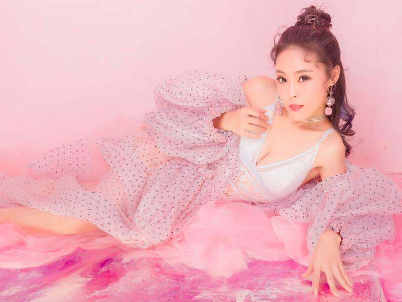 美女直播间女朋友上线