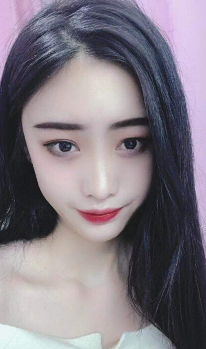 新人美女主播很努力