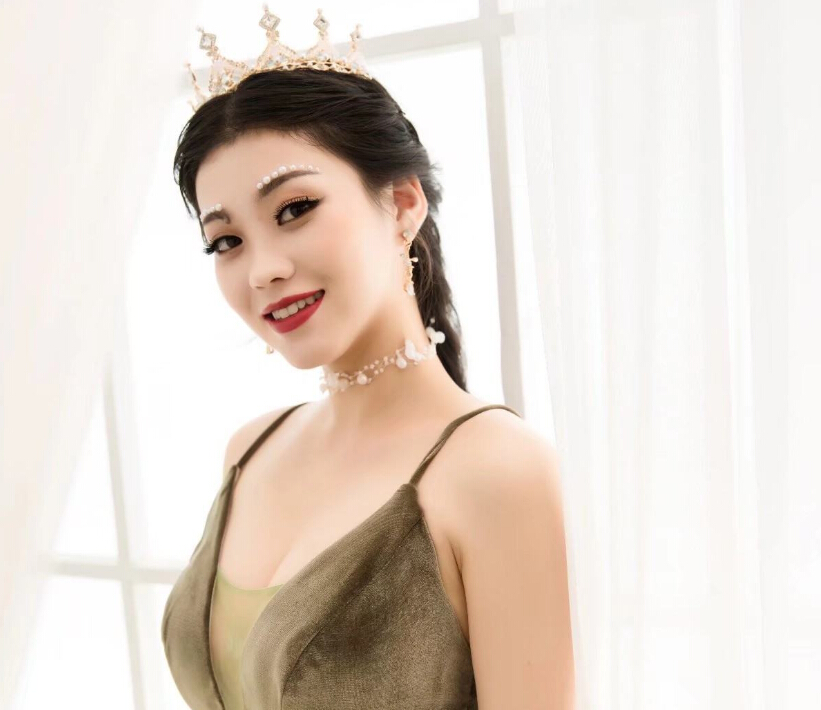 美女主播会唱会跳
