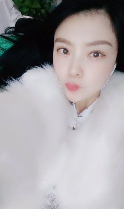 新人美女主播甜美直播