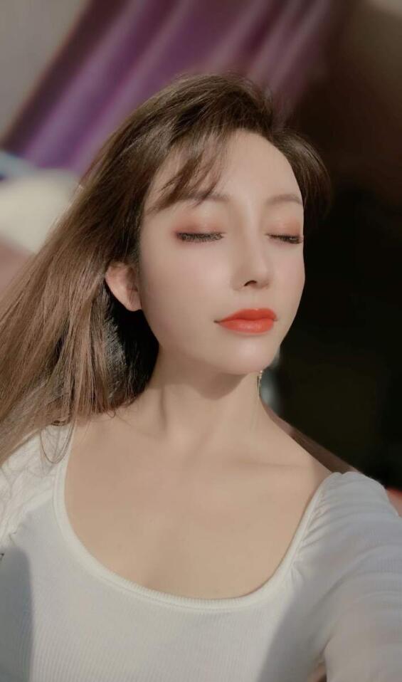 美女热舞