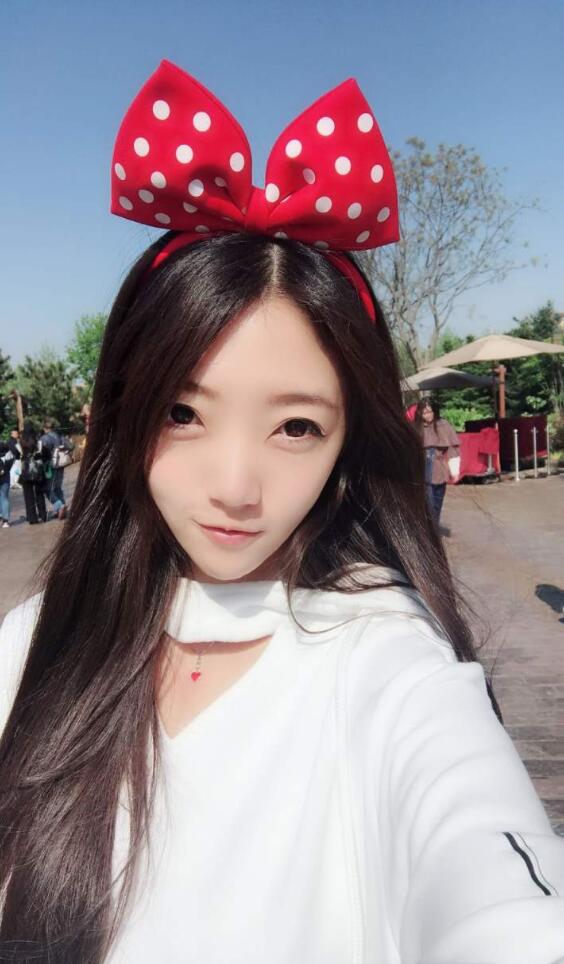 直播间明星美女主播