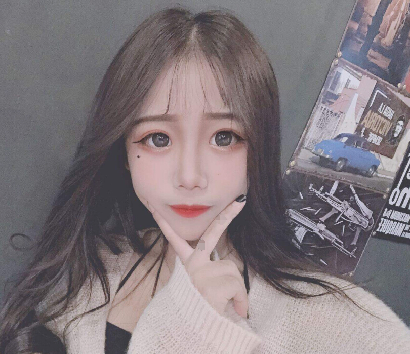 美女个人直播间 生病不误直播真敬业