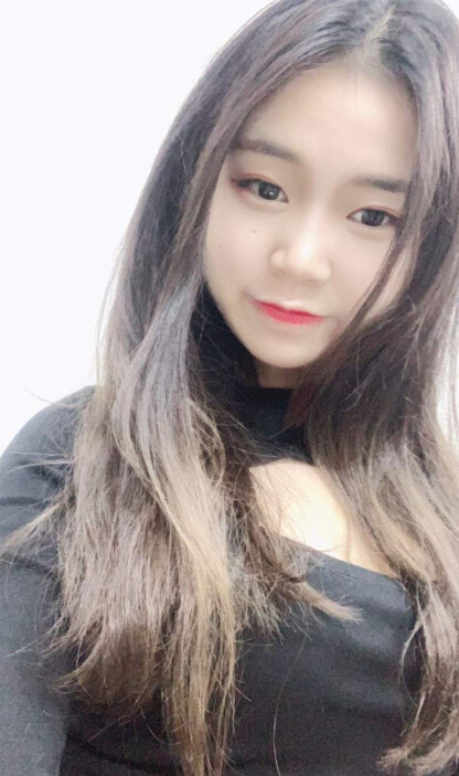 美女主播跳舞直播 健身操也性感
