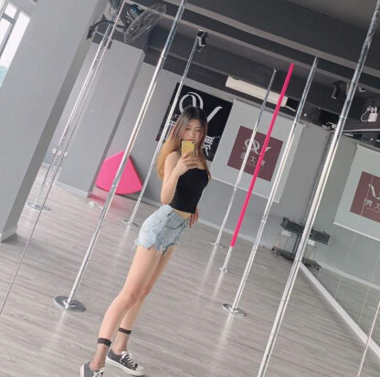 美女直播跳舞