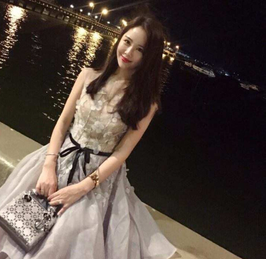真人美女视频网 探秘真实的直播间