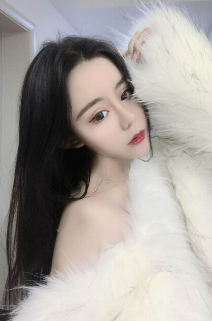 视频直播房间 美女主播想“戴冠”
