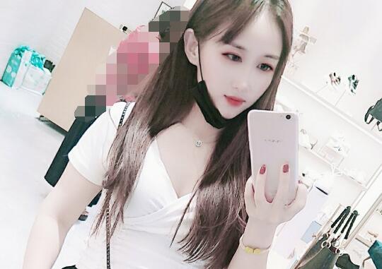 人气美女主播喊麦直播间2
