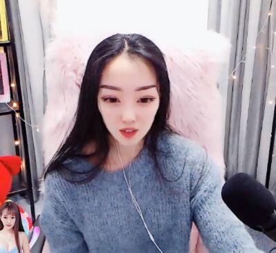 新人美女主播十三姨视频互动2