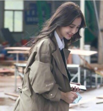 美女杨颖复工 回眸一笑依然甜如少女2