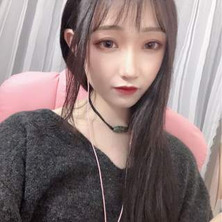 二胡女主播跨界演奏 直播间连麦京剧唱腔2