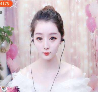 美女主播小雨喜欢大海 谁是大海?2