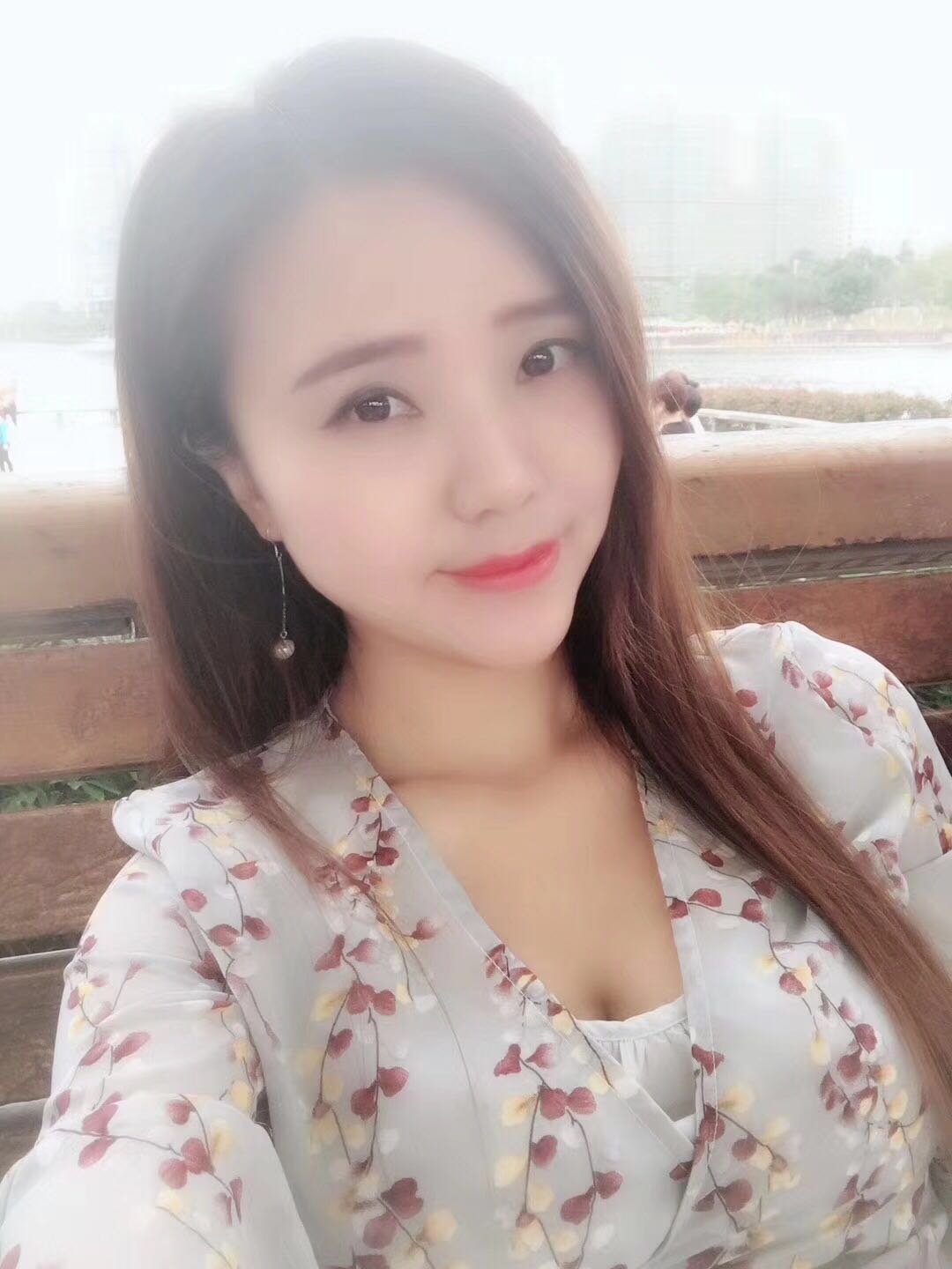 主播蜜糖MT获999个红心1