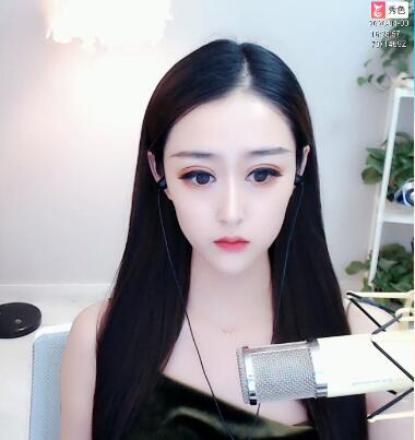 美女主播间奇怪“动作”我看入迷了1