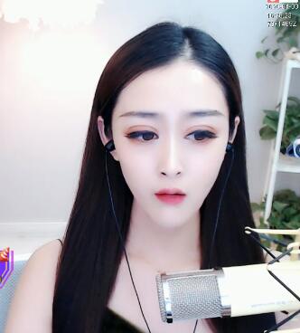 美女主播间奇怪“动作”我看入迷了2