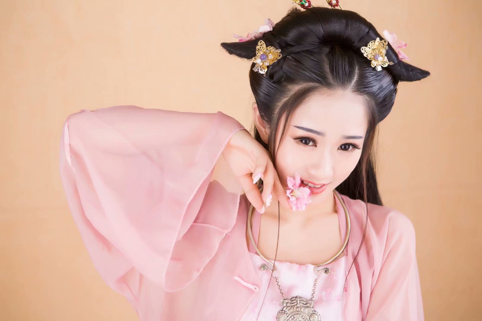 漂亮的古典水袖舞 美女跳的唯美动人1
